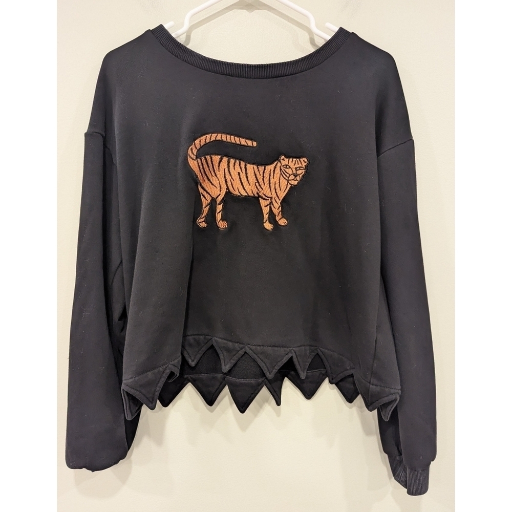 Pepaloves Black Sweatshirt Tiger Applique Size  Large